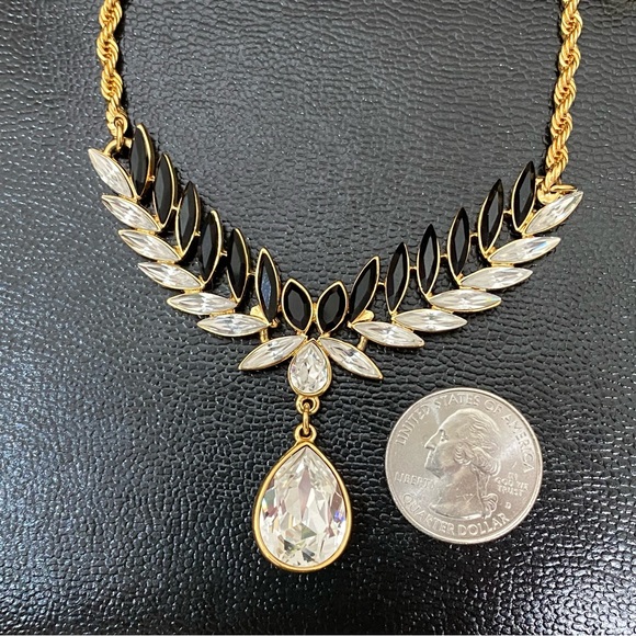 Vintage MONET Signed Black/Clear Crystal Rhinestone Teardrop Pendant Necklace - Picture 5 of 16